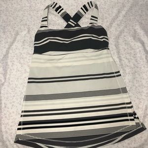 LULULEMON women’s sports shirt